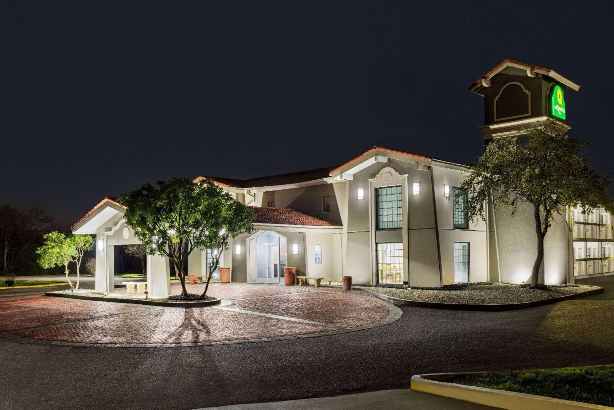 La Quinta Inn By Wyndham San Antonio Lackland Exterior photo