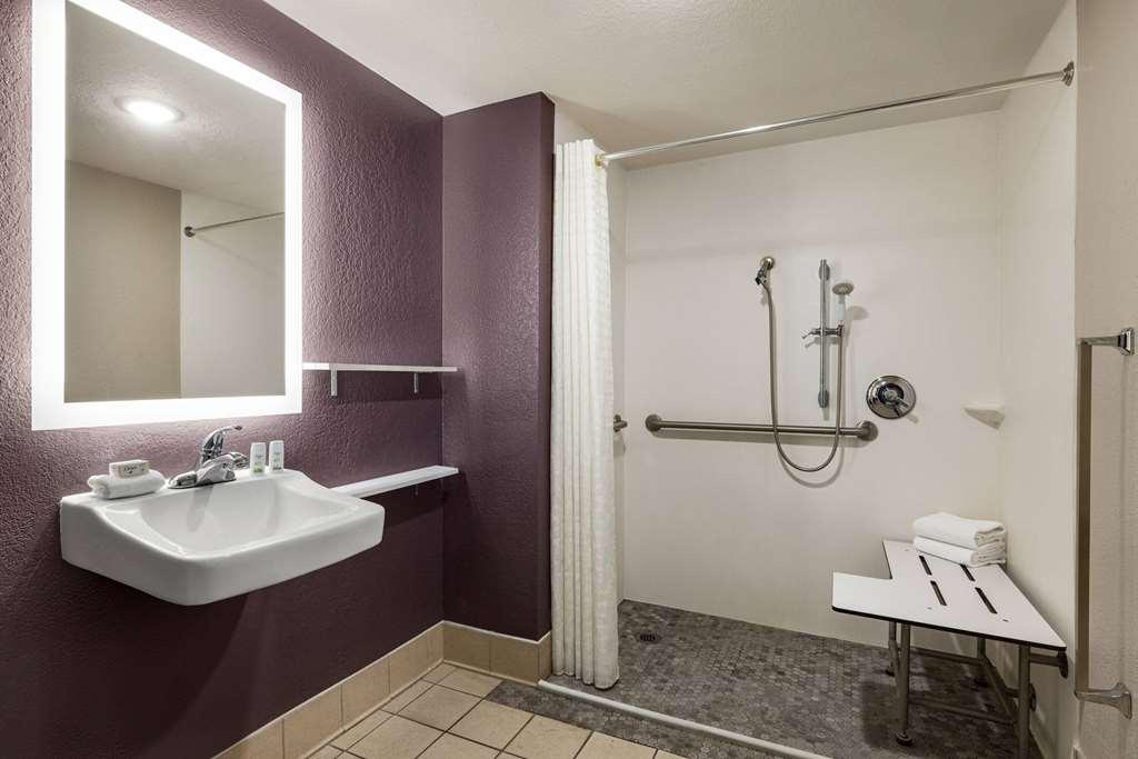 La Quinta Inn By Wyndham San Antonio Lackland Room photo