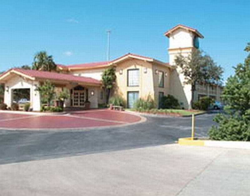 La Quinta Inn By Wyndham San Antonio Lackland Exterior photo